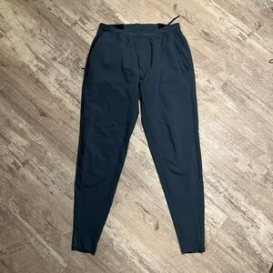 Lululemon Men’s in Mind Pant